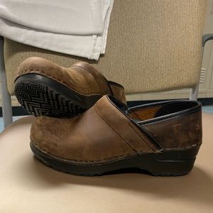 Dansko Professional 36 narrow clog